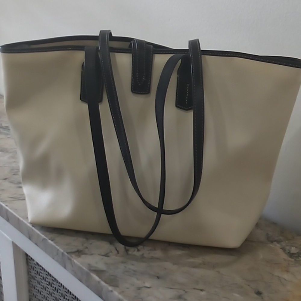 Tote - Picture 2 of 4